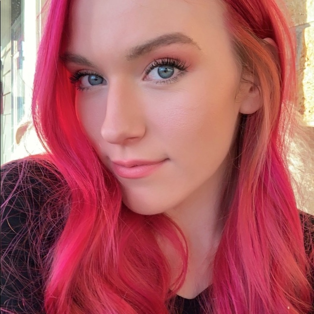 Meet your Posher, Madalyn